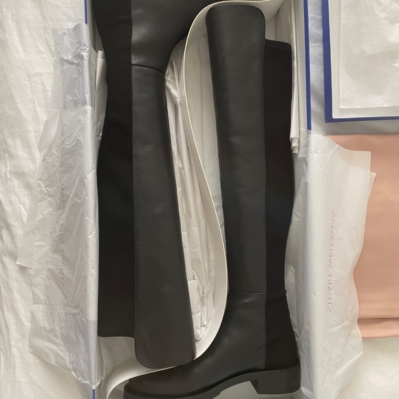 Stuart Weitzman - Picture 2 of 4